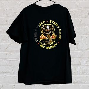 Cobra Kai Strike First Strike Hard T-Shirt Men’s Sz‎ XL
